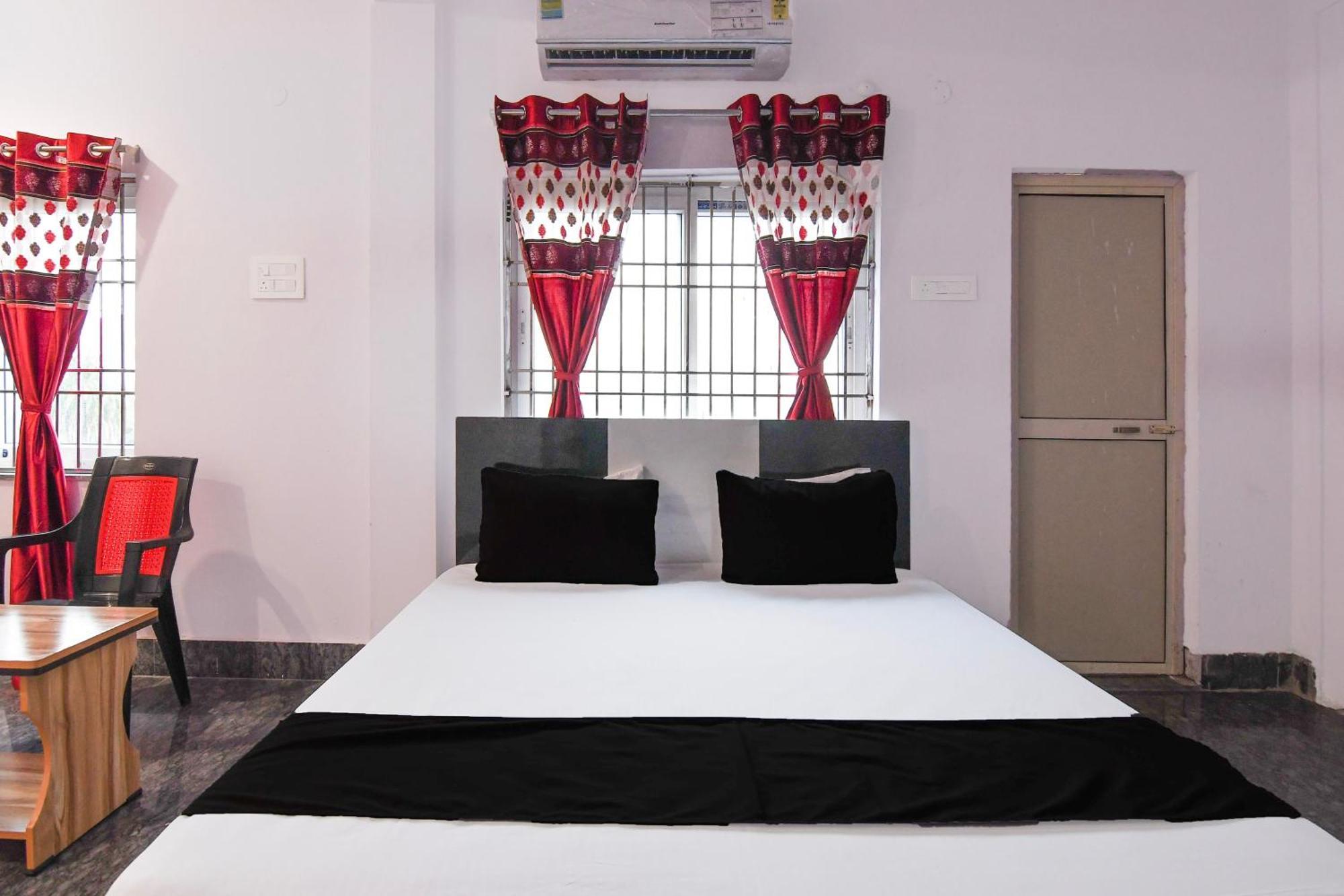 Hotel O Silk City Palace Brahmapur Exterior foto