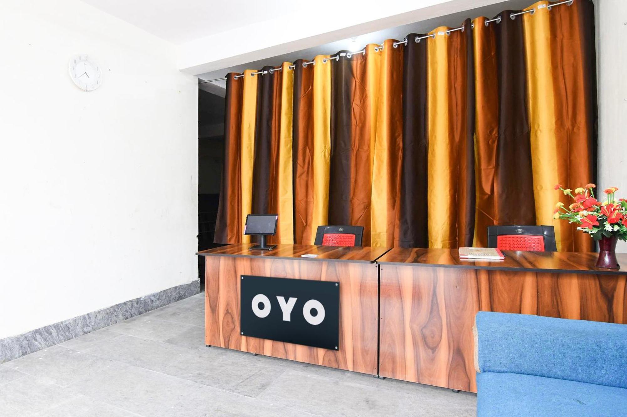Hotel O Silk City Palace Brahmapur Exterior foto